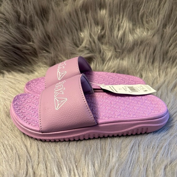 Reebok Slides Girls Size 1‎ Purple Slip On Sandals Shoes Lightweight - Picture 1 of 5